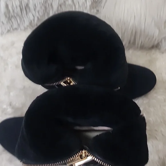 MICHAEL KORS ANKLE BOOTS - Picture 8 of 10